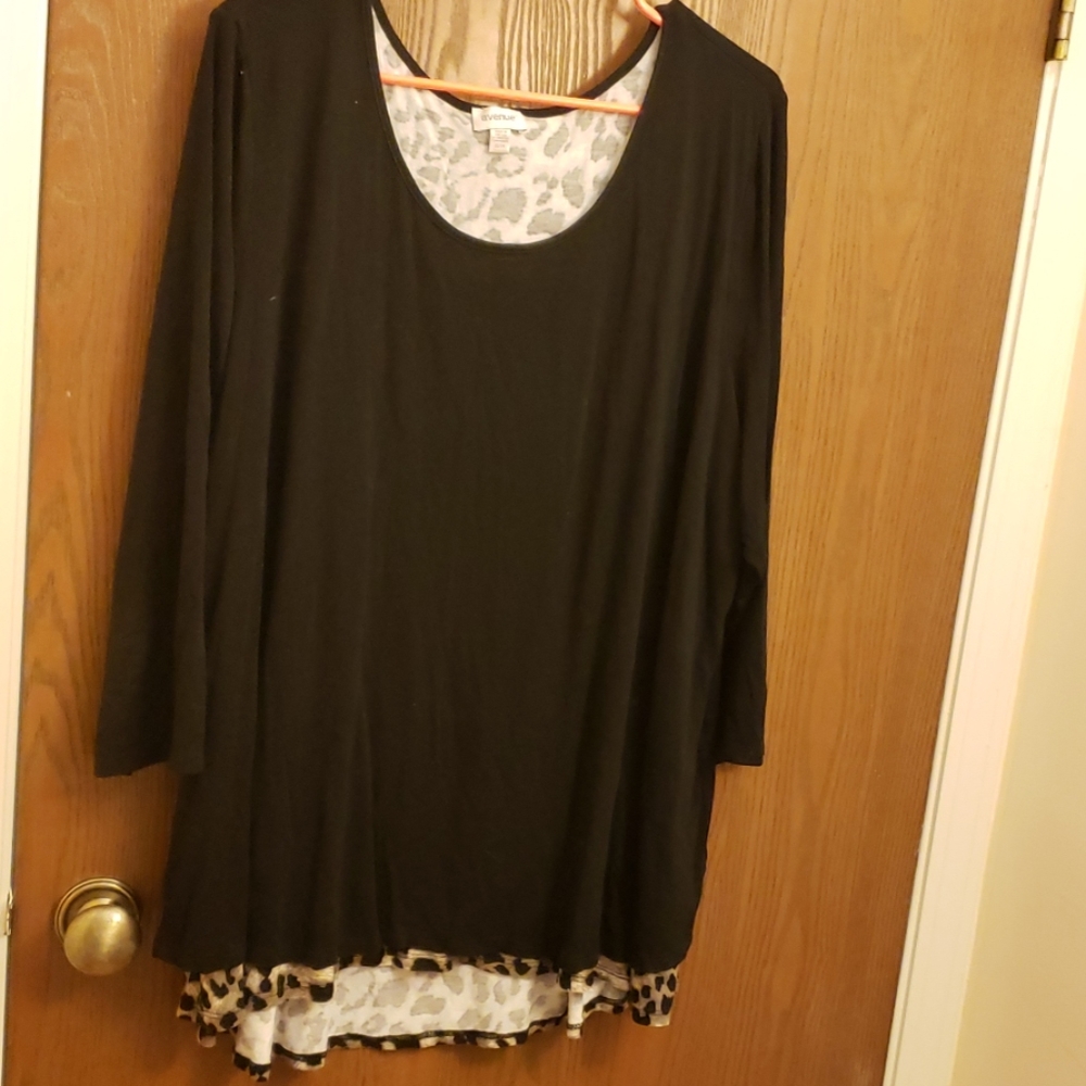 3/4 length black avenue dress top